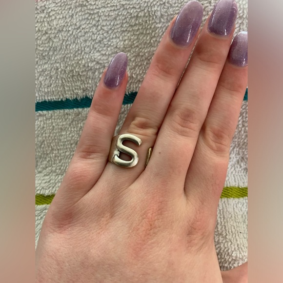 Antique Style Initial Ring - Picture 5 of 11